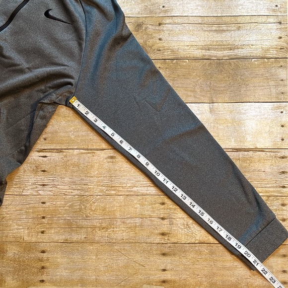 Men's 1/4 zip Nike DriFit Fleece Sweatshirt - Picture 11 of 13